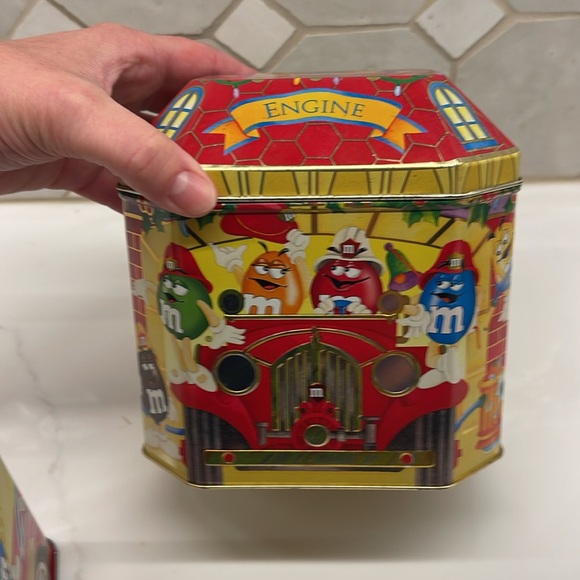 3 M&M Christmas tins - Picture 4 of 8